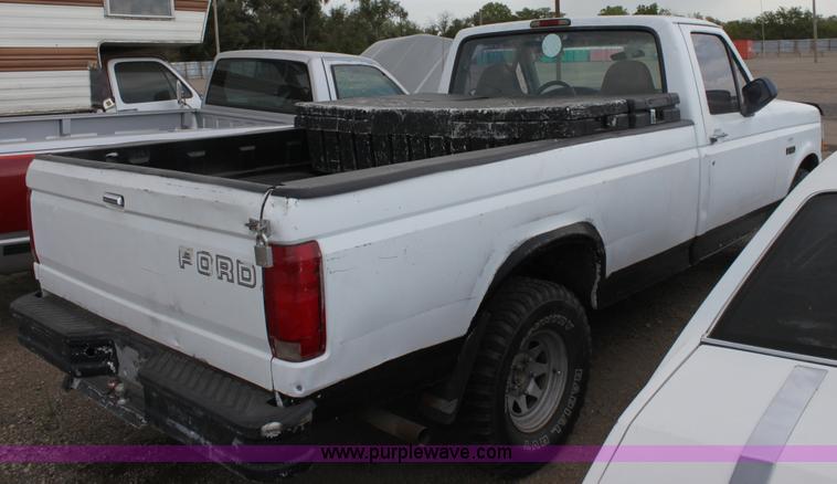 image for item D5436 1996 Ford F150 XL pickup truck