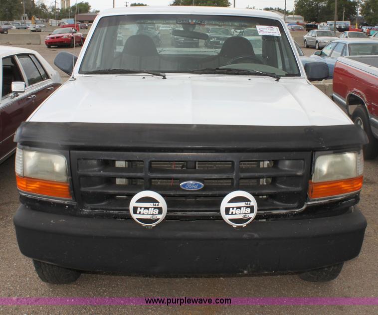 image for item D5436 1996 Ford F150 XL pickup truck