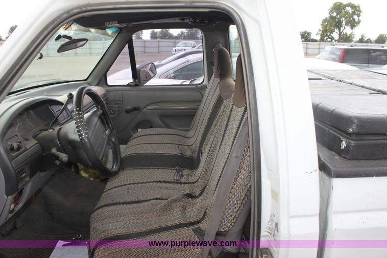 image for item D5436 1996 Ford F150 XL pickup truck