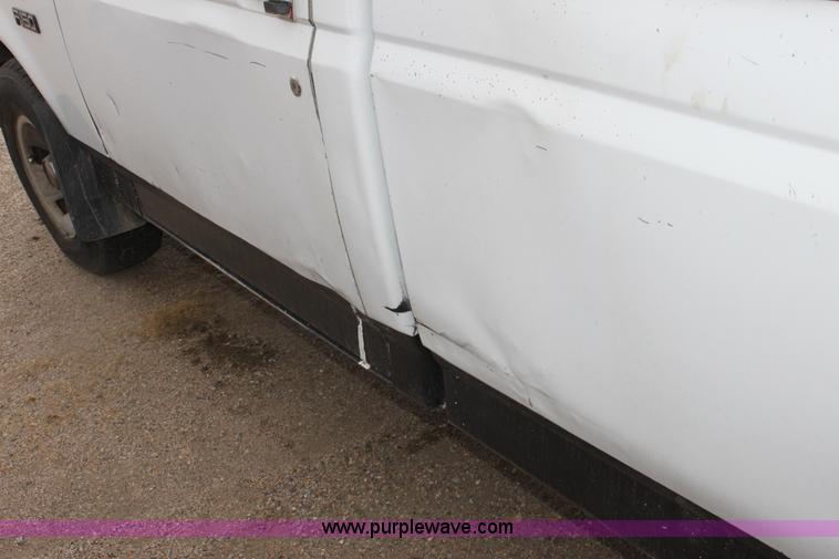 image for item D5436 1996 Ford F150 XL pickup truck