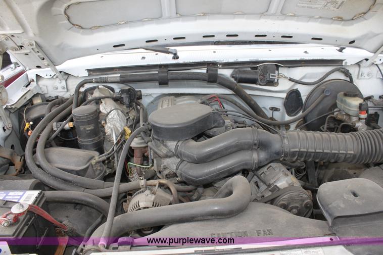 image for item D5436 1996 Ford F150 XL pickup truck