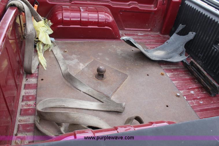 image for item D5439 2004 Chevrolet S-10 pickup truck