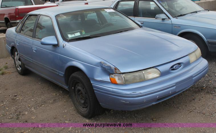 image for item D5442 1995 Ford Taurus