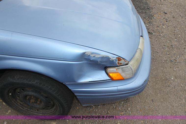 image for item D5442 1995 Ford Taurus