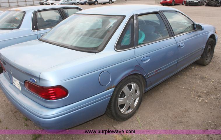 image for item D5442 1995 Ford Taurus