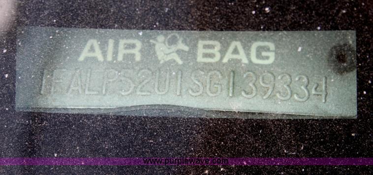 image for item D5442 1995 Ford Taurus