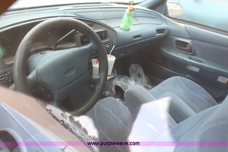 image for item D5442 1995 Ford Taurus