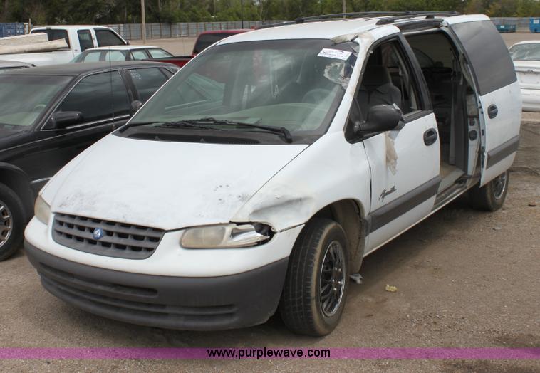 image for item D5443 1996 Plymouth Grand Voyager SE mini van