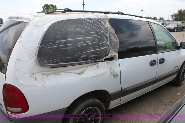 image for item D5443 1996 Plymouth Grand Voyager SE mini van