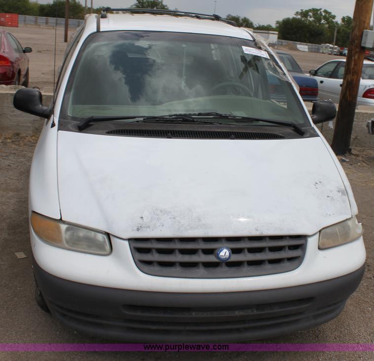 image for item D5443 1996 Plymouth Grand Voyager SE mini van