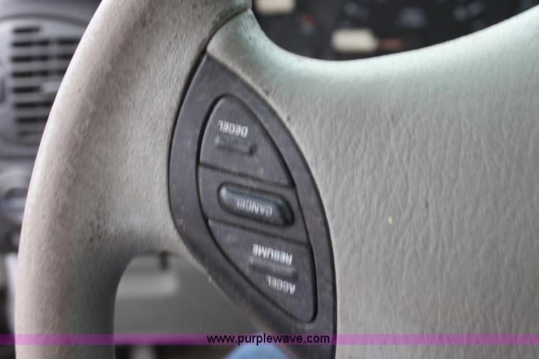 image for item D5443 1996 Plymouth Grand Voyager SE mini van