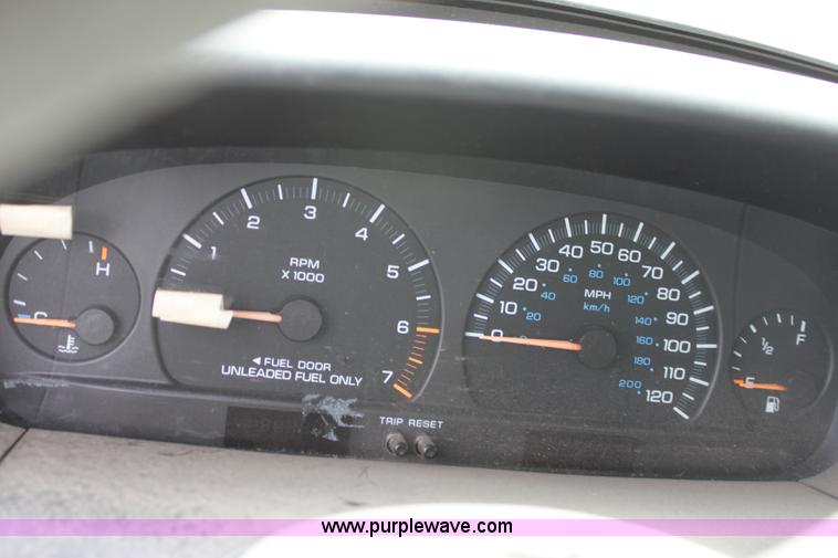 image for item D5443 1996 Plymouth Grand Voyager SE mini van