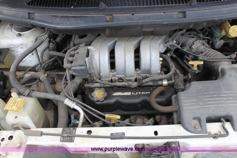 image for item D5443 1996 Plymouth Grand Voyager SE mini van