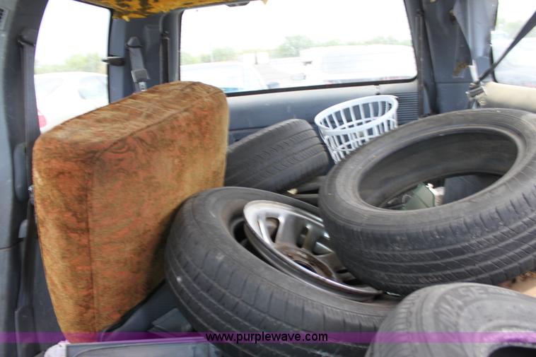 image for item D5444 1995 Pontiac Transport SE