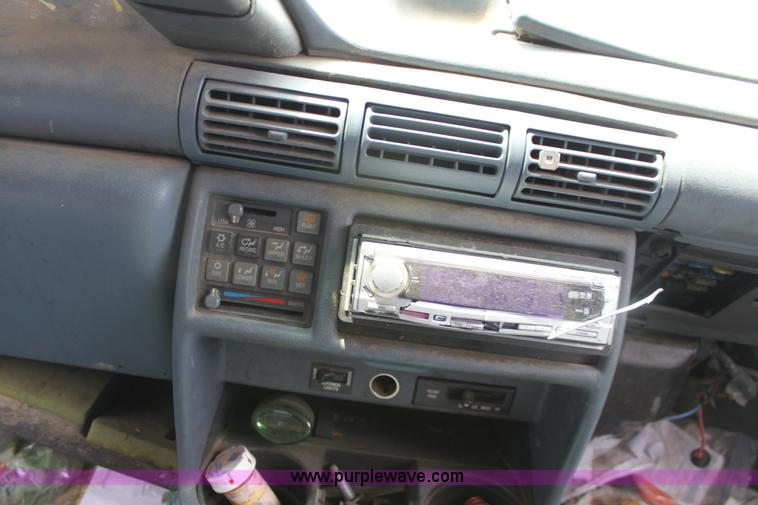 image for item D5444 1995 Pontiac Transport SE