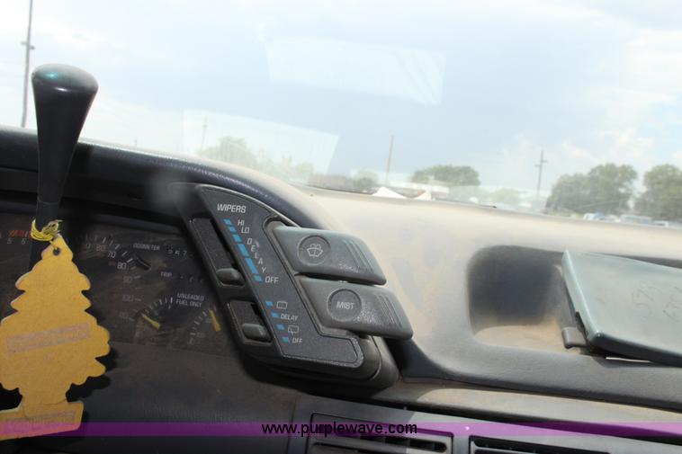 image for item D5444 1995 Pontiac Transport SE