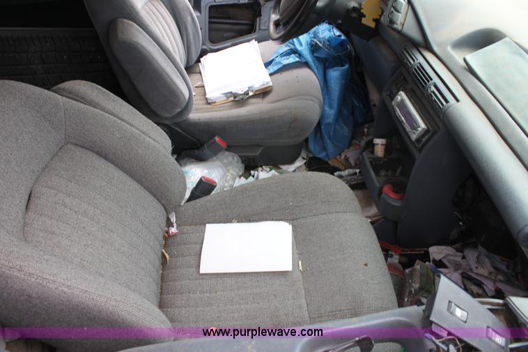 image for item D5444 1995 Pontiac Transport SE