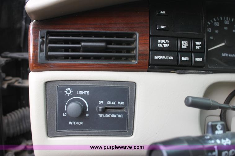 image for item D5445 1995 Cadillac Seville SLS