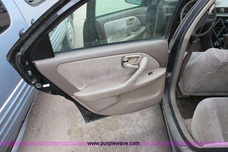 image for item D5446 1998 Toyota Camry LE