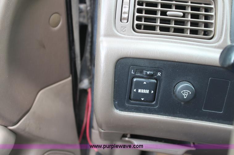 image for item D5446 1998 Toyota Camry LE