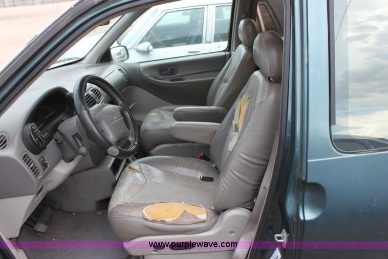 image for item D5448 1996 Mercury Villager LS mini van