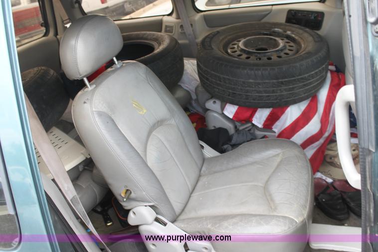 image for item D5448 1996 Mercury Villager LS mini van