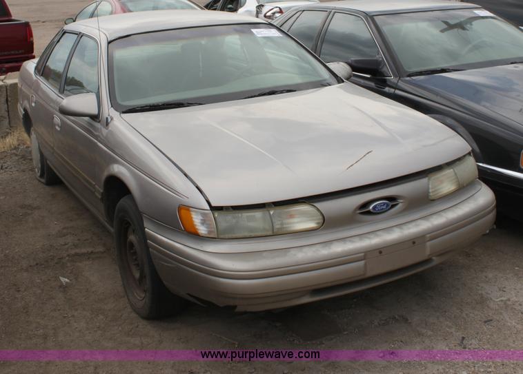 image for item D5449 1995 Ford Taurus