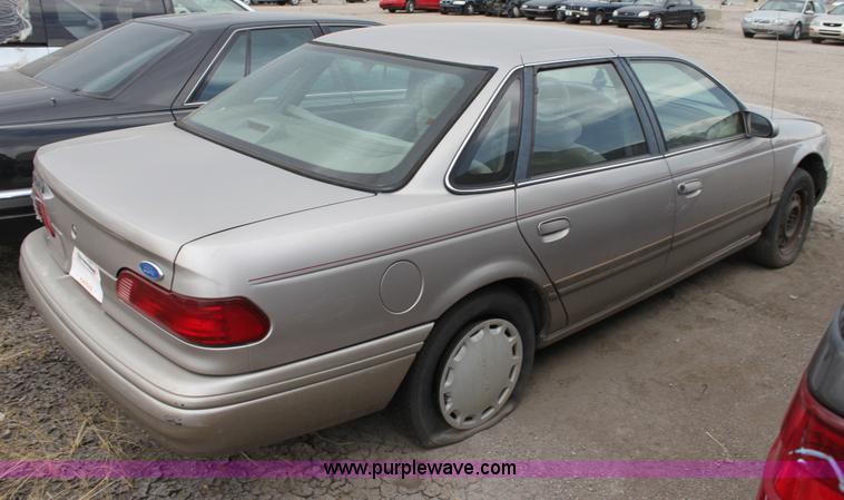 image for item D5449 1995 Ford Taurus