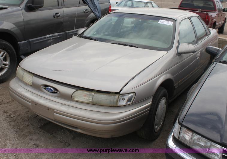 image for item D5449 1995 Ford Taurus