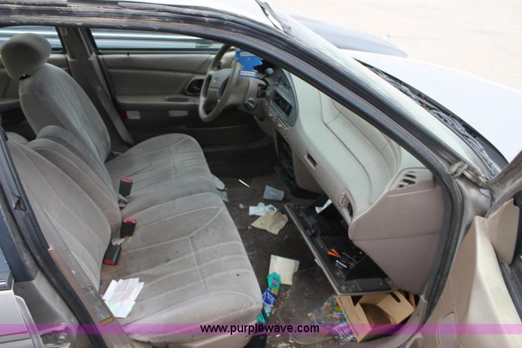 image for item D5449 1995 Ford Taurus