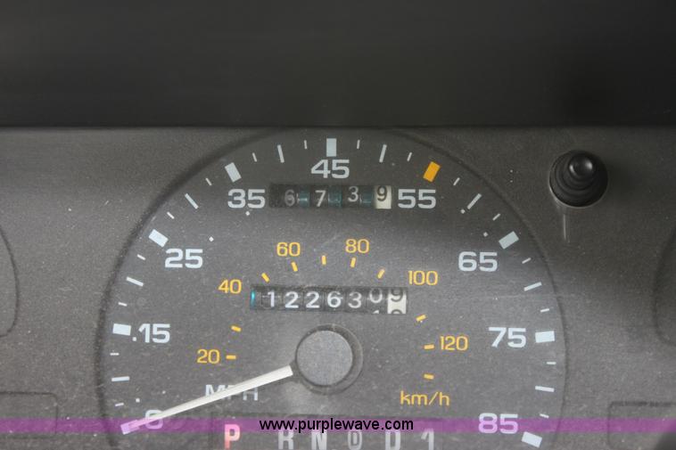 image for item D5449 1995 Ford Taurus