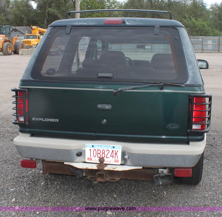 image for item D5451 1991 Ford Explorer SUV