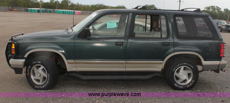 image for item D5451 1991 Ford Explorer SUV
