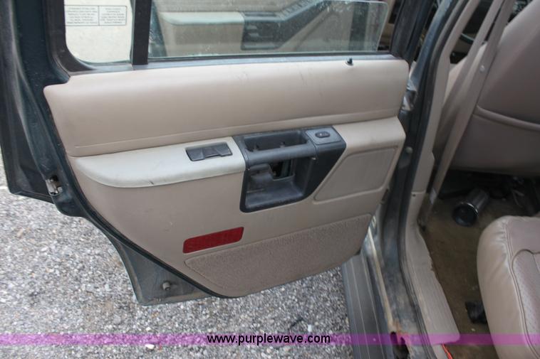 image for item D5451 1991 Ford Explorer SUV