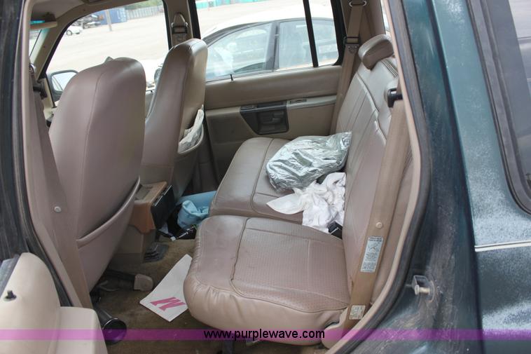 image for item D5451 1991 Ford Explorer SUV