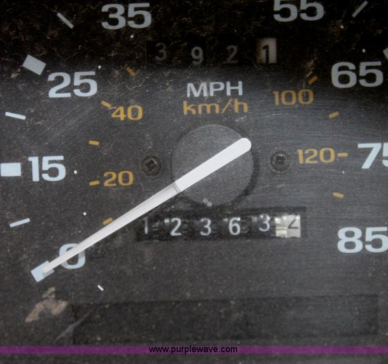 image for item D5451 1991 Ford Explorer SUV