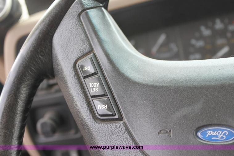 image for item D5451 1991 Ford Explorer SUV