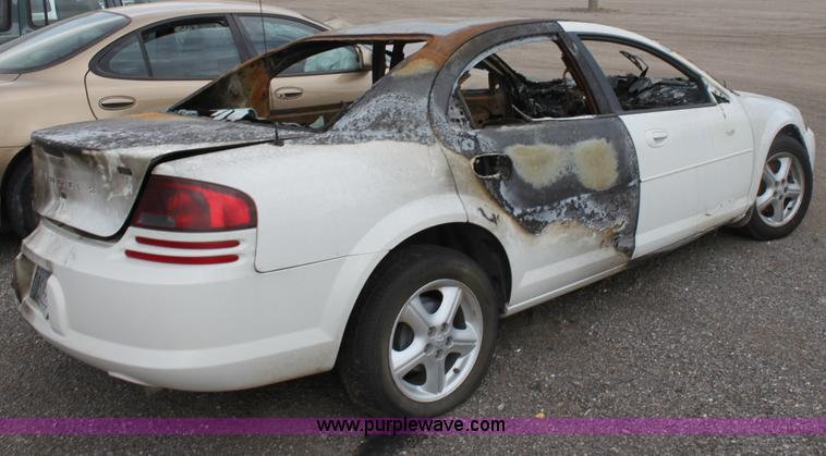 image for item D5452 2005 Dodge Stratus SXT