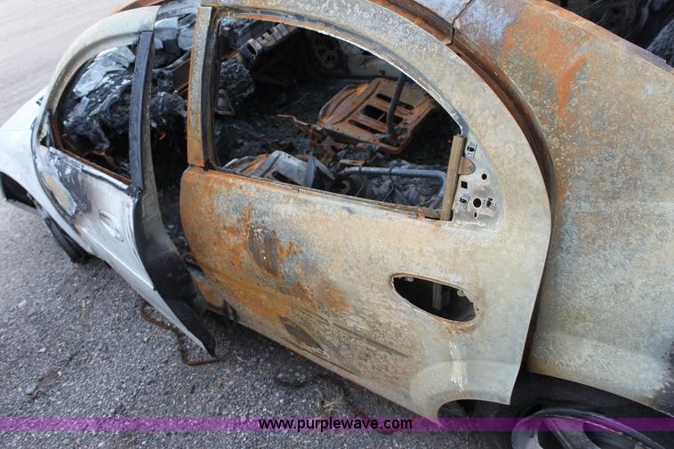 image for item D5452 2005 Dodge Stratus SXT