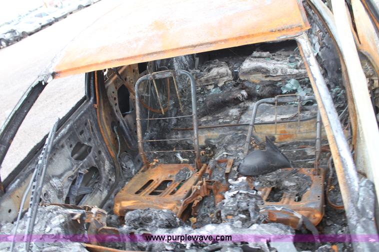 image for item D5452 2005 Dodge Stratus SXT