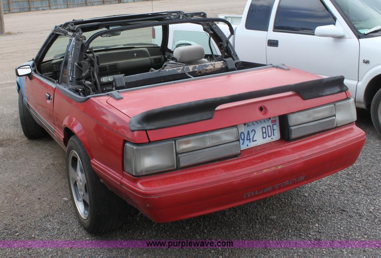 image for item D5453 1992 Ford Mustang LX