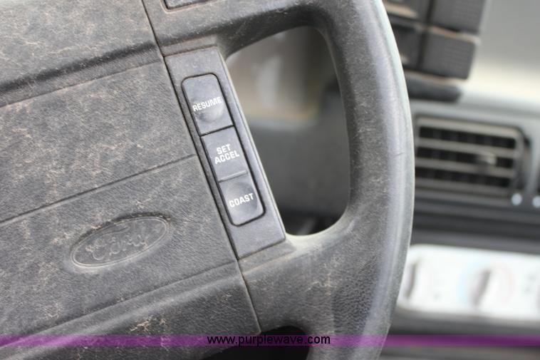 image for item D5453 1992 Ford Mustang LX