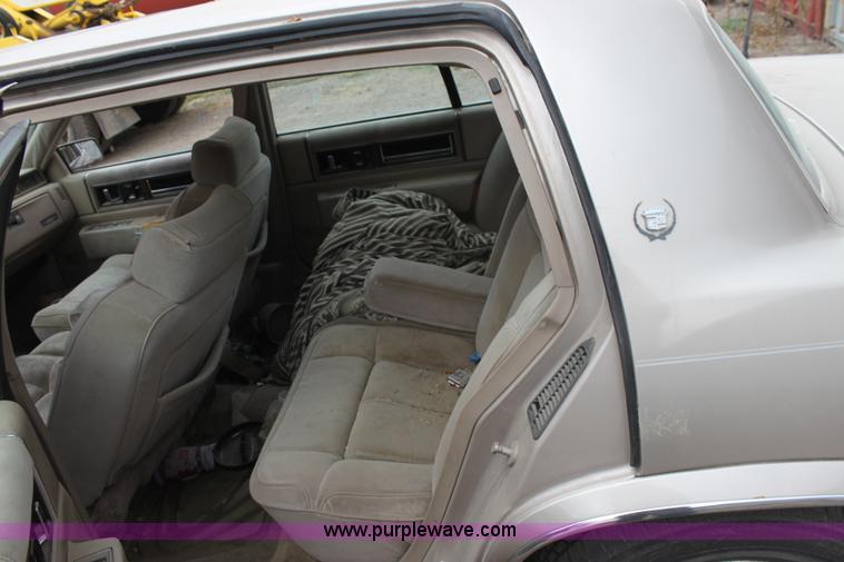 image for item D5456 1989 Cadillac DeVille