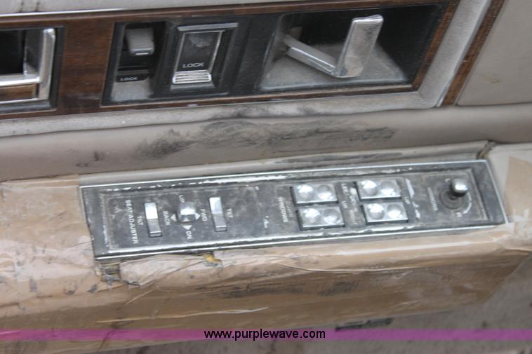 image for item D5456 1989 Cadillac DeVille