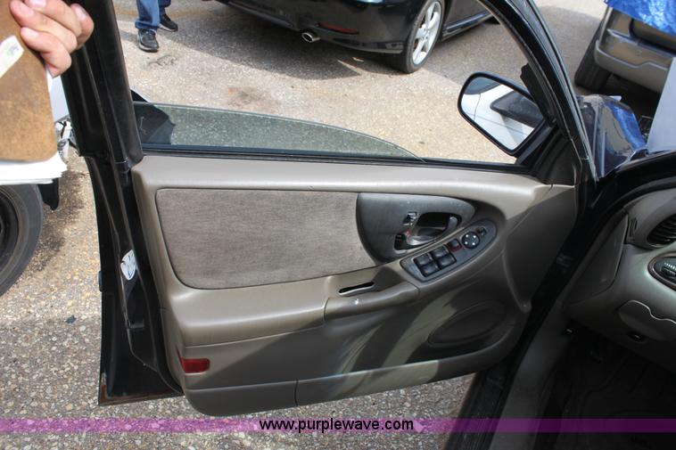 image for item D5458 2000 Chevrolet Malibu LS