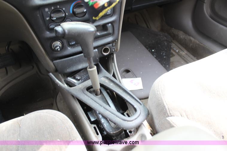 image for item D5458 2000 Chevrolet Malibu LS