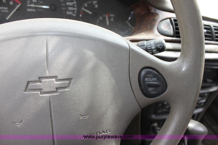 image for item D5458 2000 Chevrolet Malibu LS