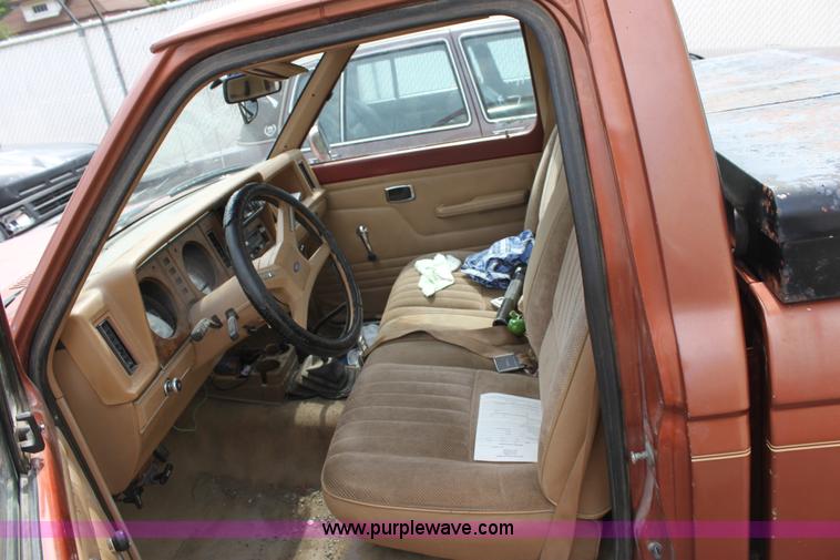 image for item D5459 1984 Ford Ranger XL pickup truck