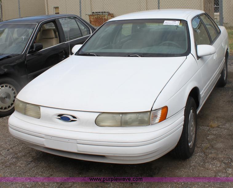 image for item D5460 1994 Ford Taurus