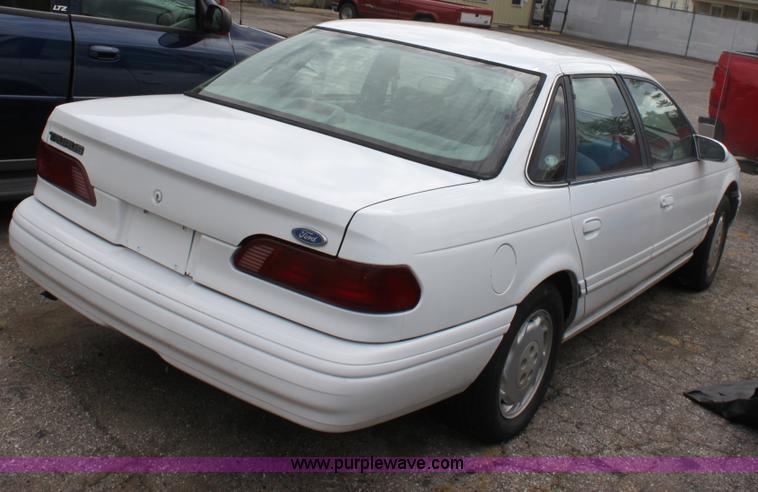 image for item D5460 1994 Ford Taurus